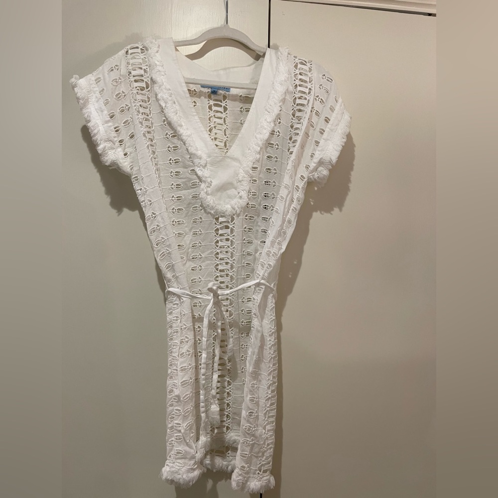 Antonio Melani medium white crocheted beach/pool cover up with fringe detail.